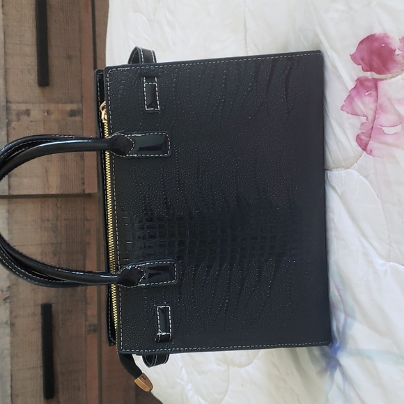 Small Black Purse - Picture 4 of 14